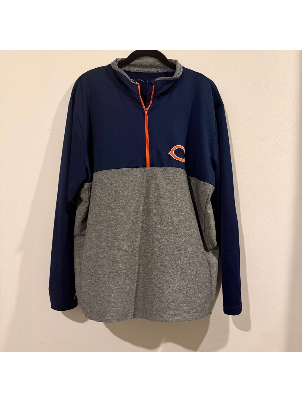 Men's Antigua Chicago Bears Colorblock Quarter-Zip Pullover - Size XL